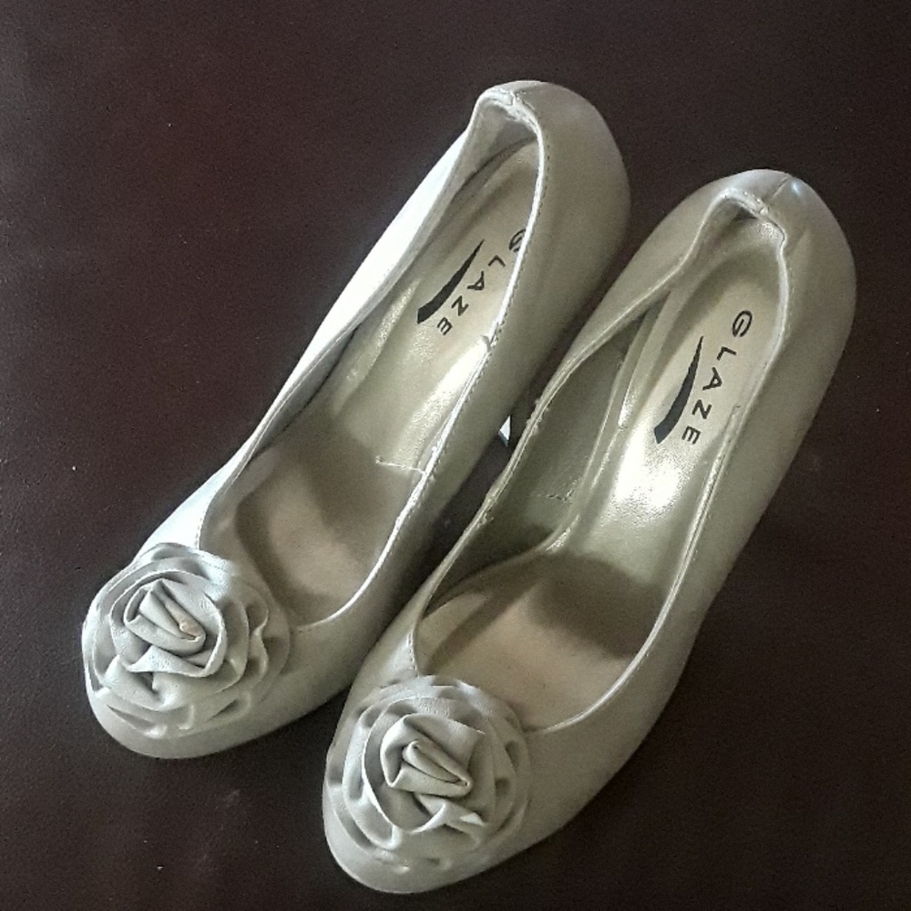 Tan heels
